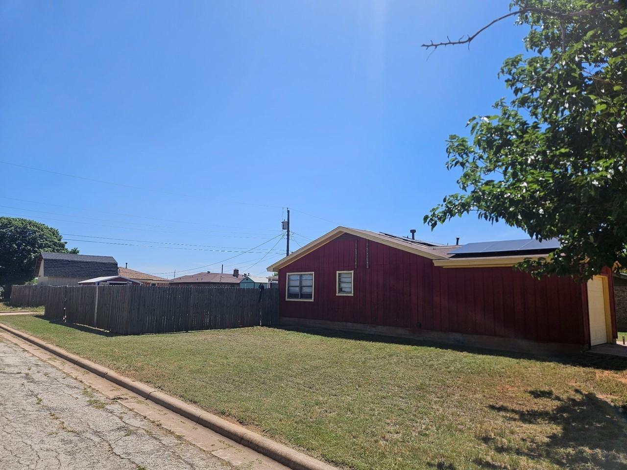 5301 Fairmont St - Photo 4 of 4