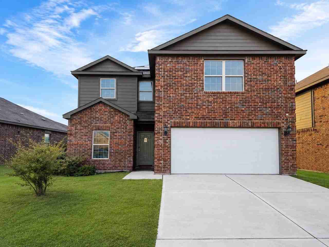 5945 Obsidian Creek Dr - Photo 2 of 11