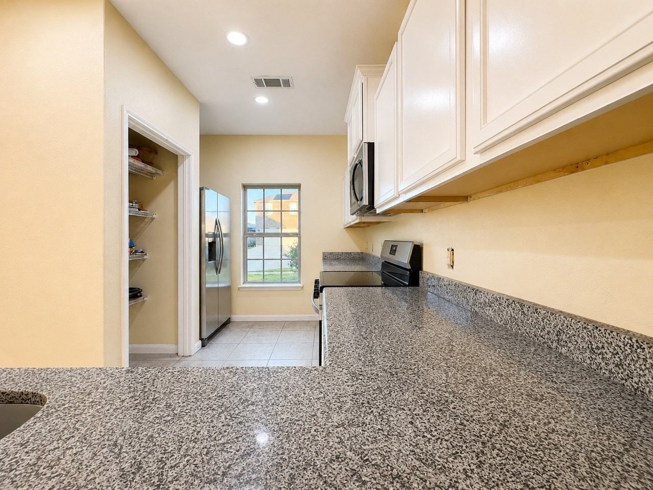 5945 Obsidian Creek Dr - Photo 4 of 11