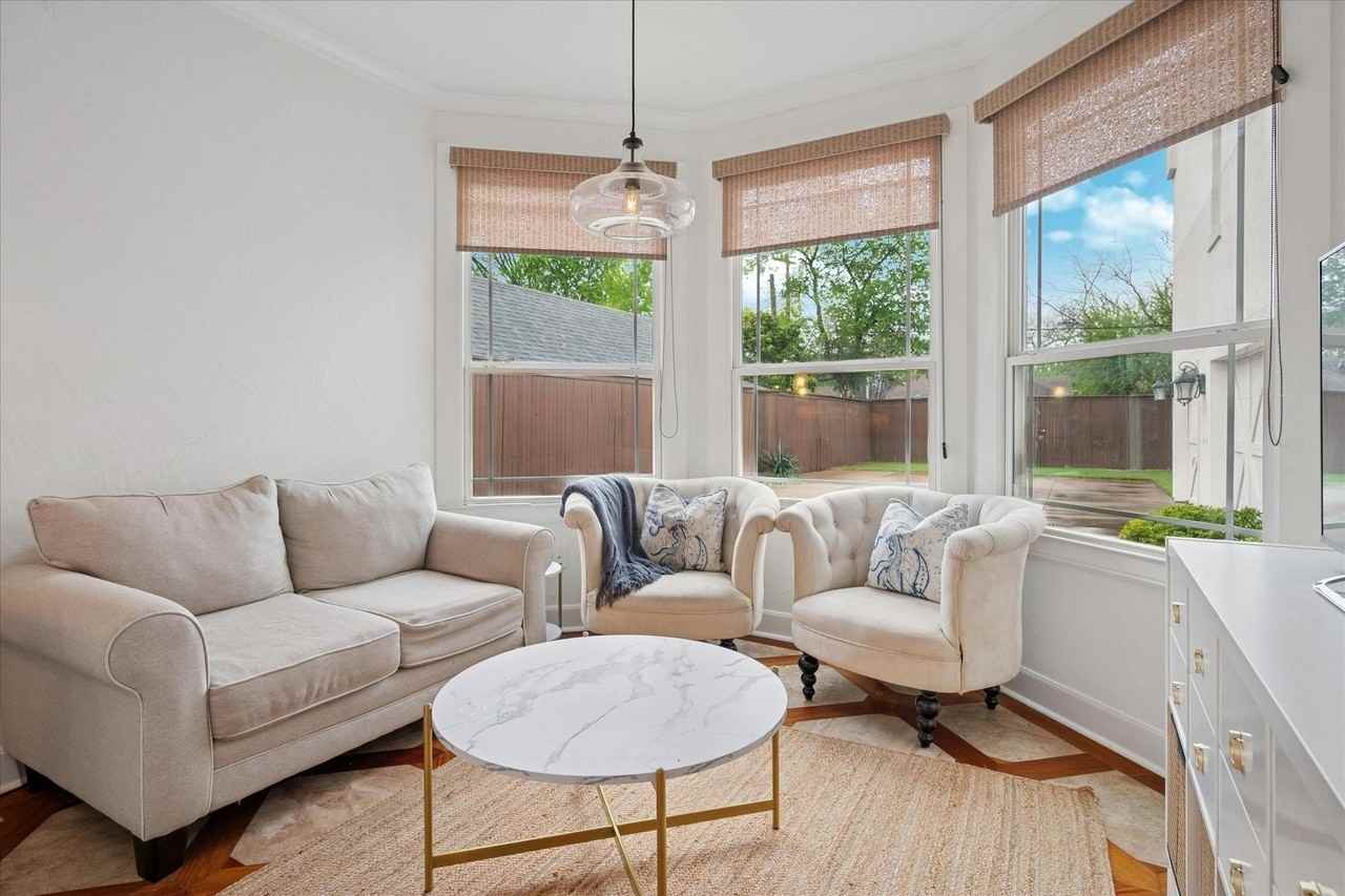 5909 Goliad Ave - Photo 7 of 27