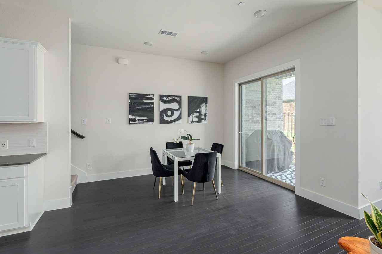 1062 Maverick Dr - Photo 4 of 16