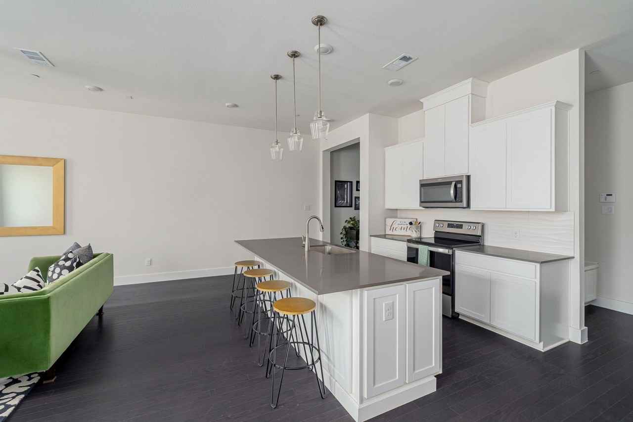 1062 Maverick Dr - Photo 5 of 16