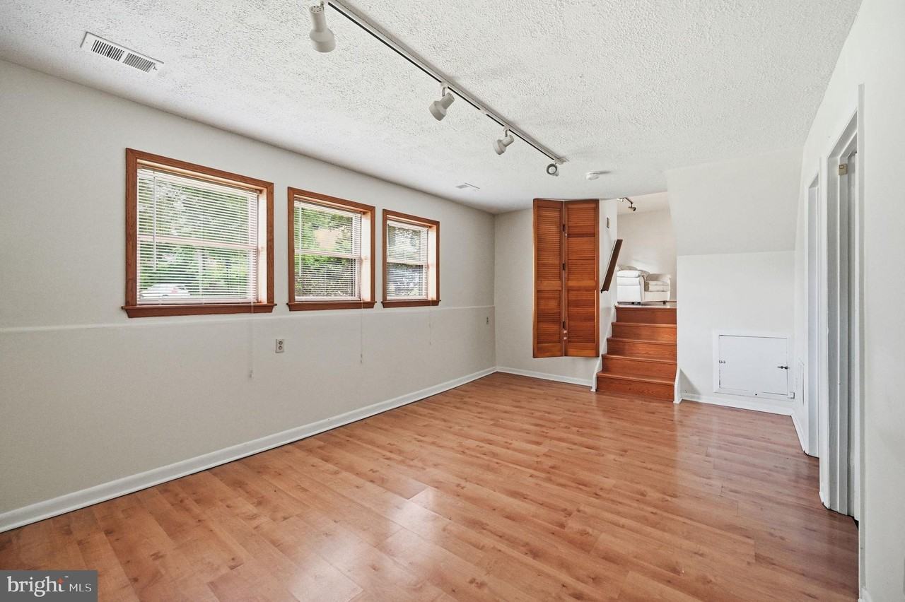 6251 Parallel Ln - Photo 5 of 24