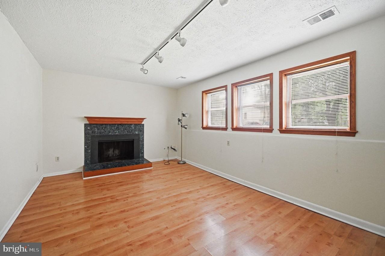 6251 Parallel Ln - Photo 6 of 24