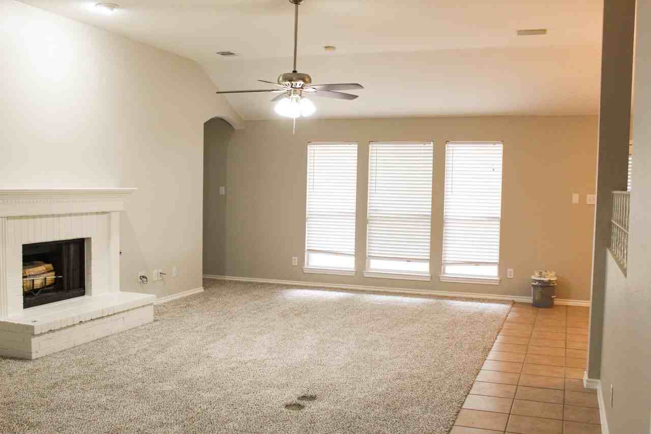 3402 Heathcliff Dr - Photo 3 of 10