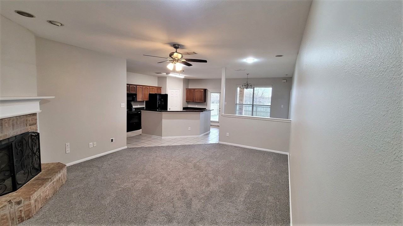 3408 Columbus St - Photo 3 of 26