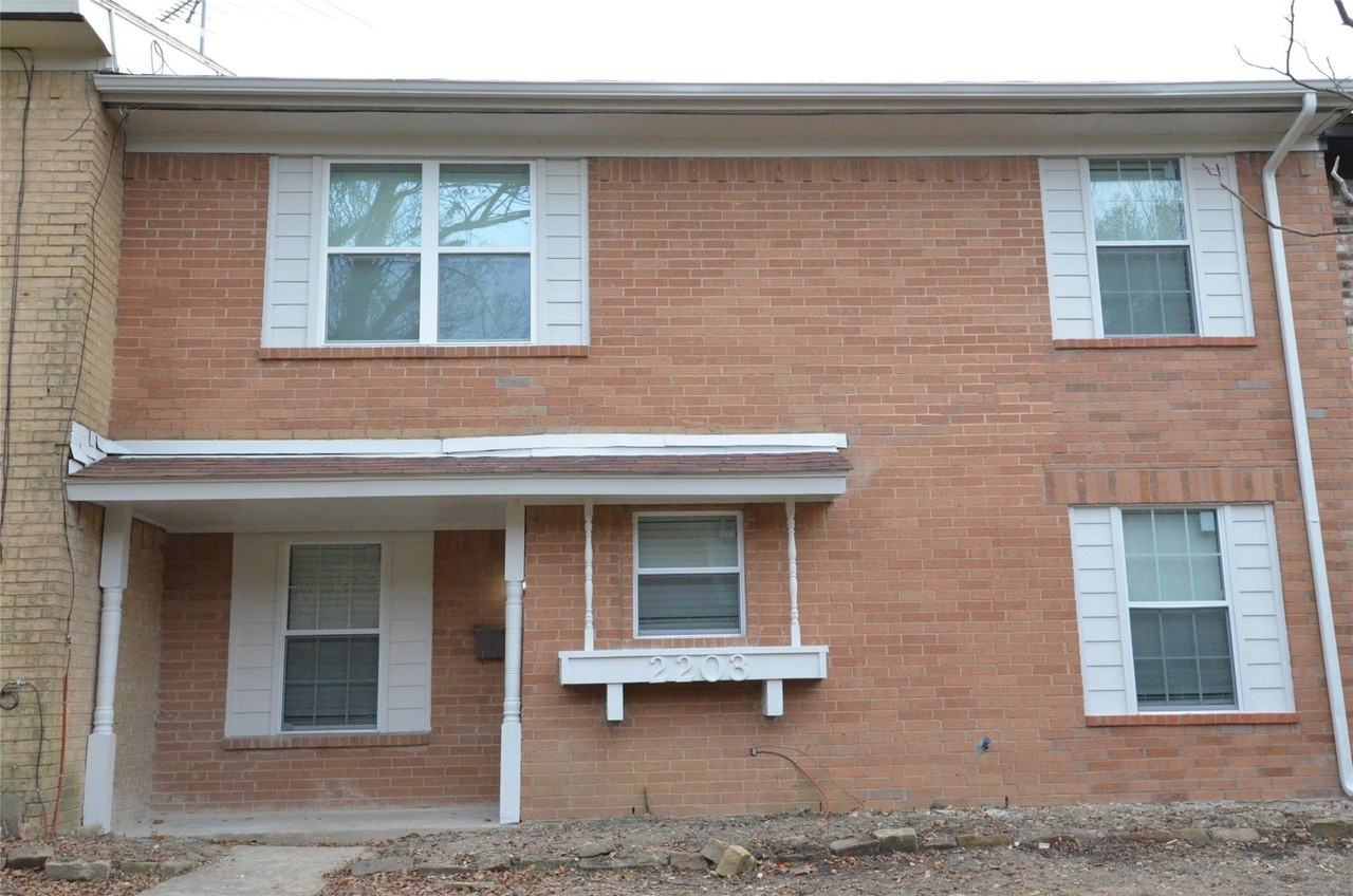2203 Sheraton Dr