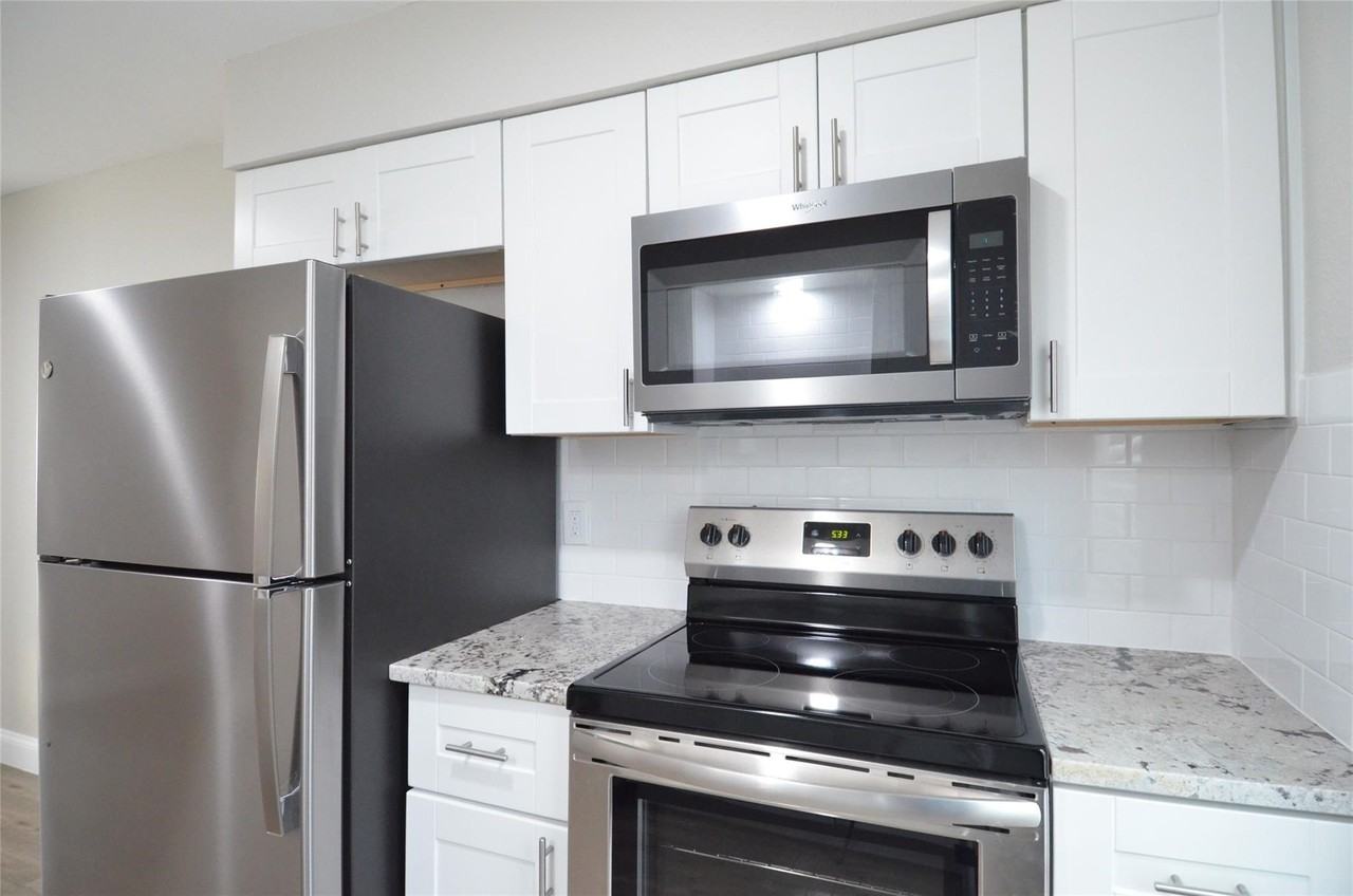 2203 Sheraton Dr - Photo 7 of 20
