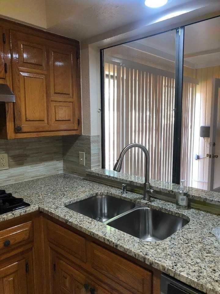 222 Syracuse Pl - Photo 6 of 16