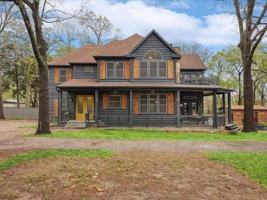 featured image of 223 Oklahoma Ave