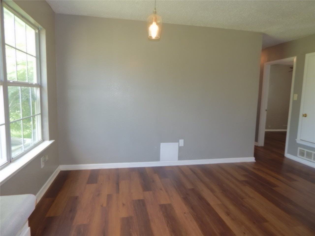 1018 N Powell Pkwy - Photo 4 of 15