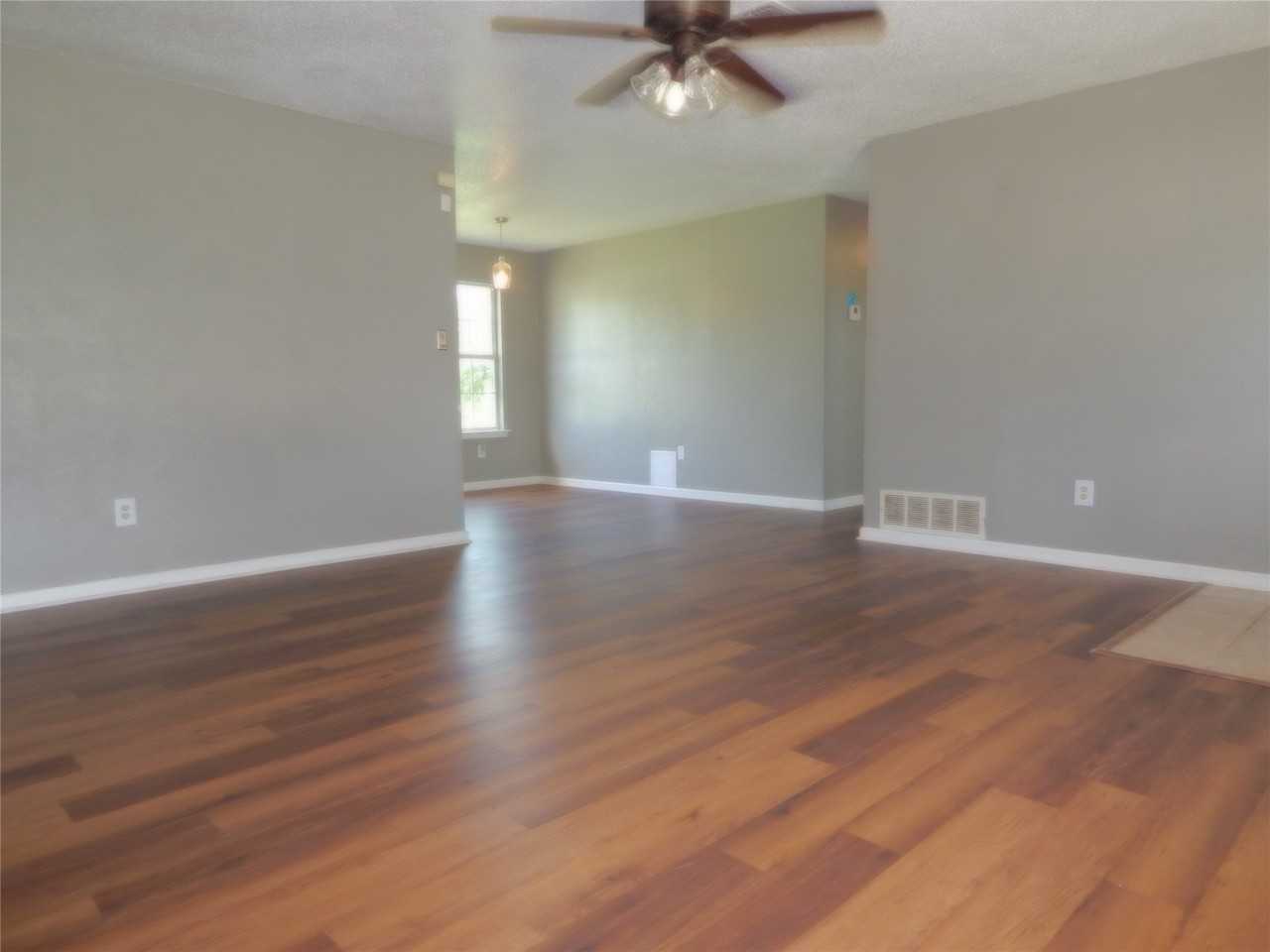 1018 N Powell Pkwy - Photo 5 of 15