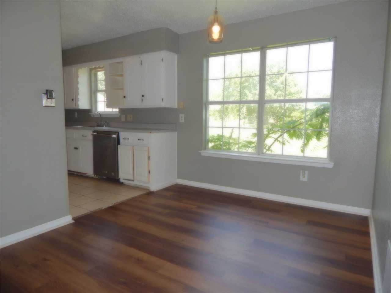 1018 N Powell Pkwy - Photo 7 of 15
