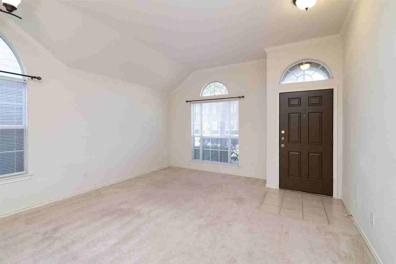 1621 Oak Brook Ln - Photo 6 of 33