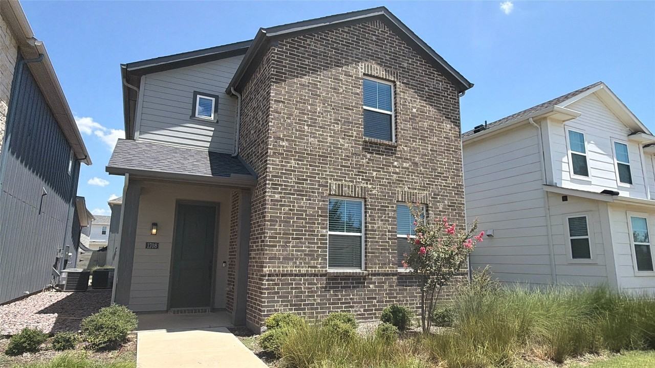 1708 Laurel Ln #2 - Photo 2 of 16