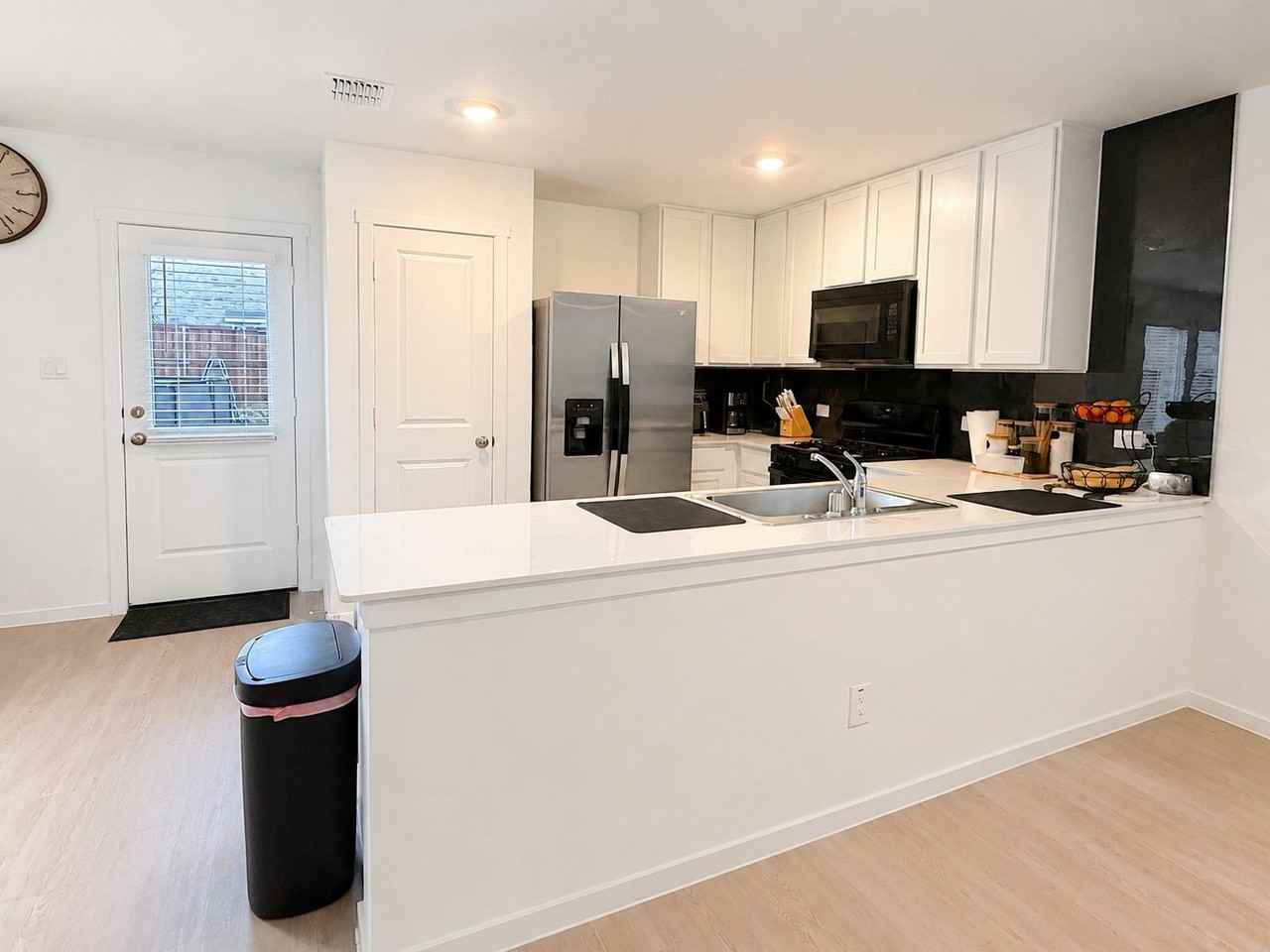 241 Adelina Dr - Photo 6 of 14