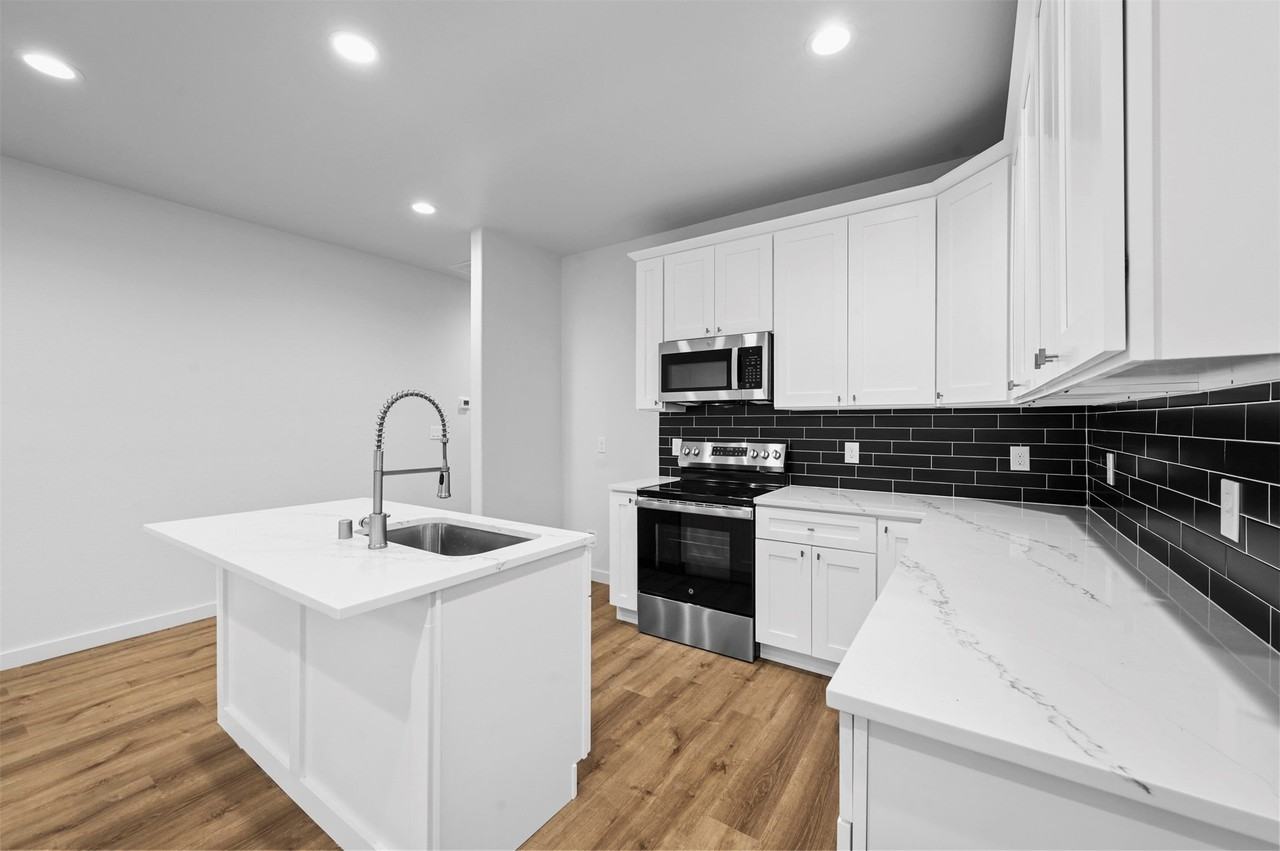918 W Ford St - Photo 5 of 22