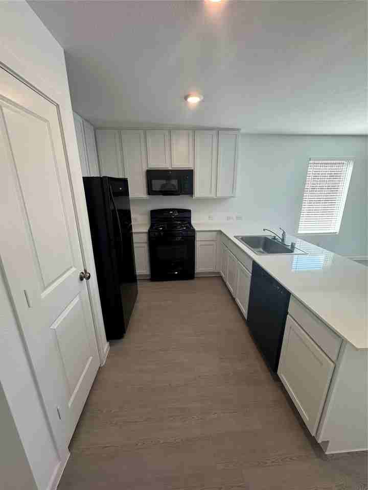 1271 Falcon Heights Dr - Photo 6 of 29