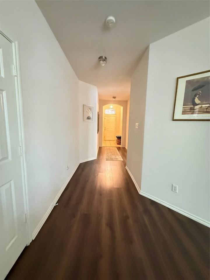 1152 Sunderland Ln - Photo 3 of 17