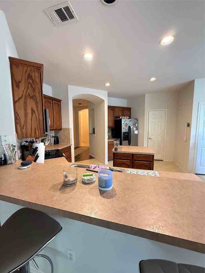 1152 Sunderland Ln - Photo 5 of 17