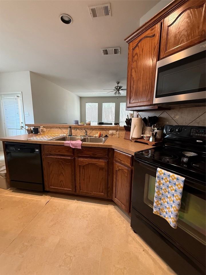 1152 Sunderland Ln - Photo 6 of 17