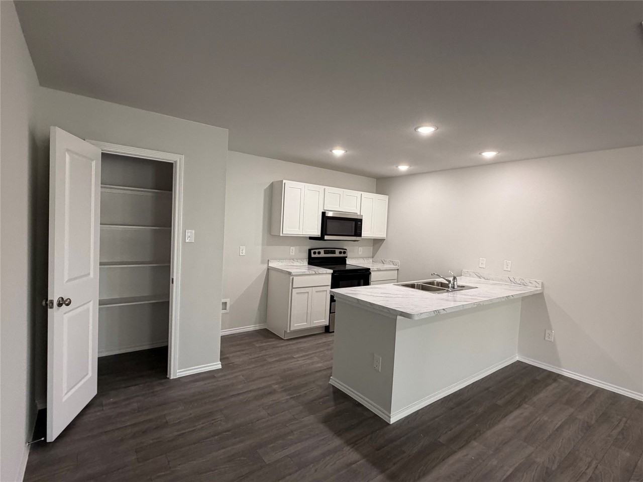 126 Levi Dr - Photo 2 of 15
