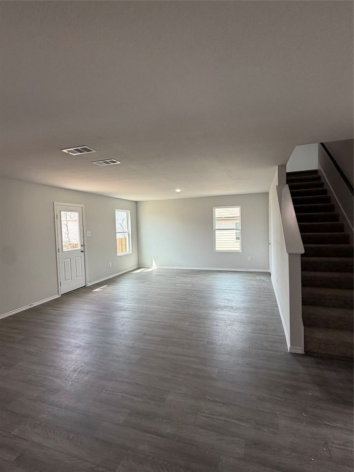 126 Levi Dr - Photo 4 of 15