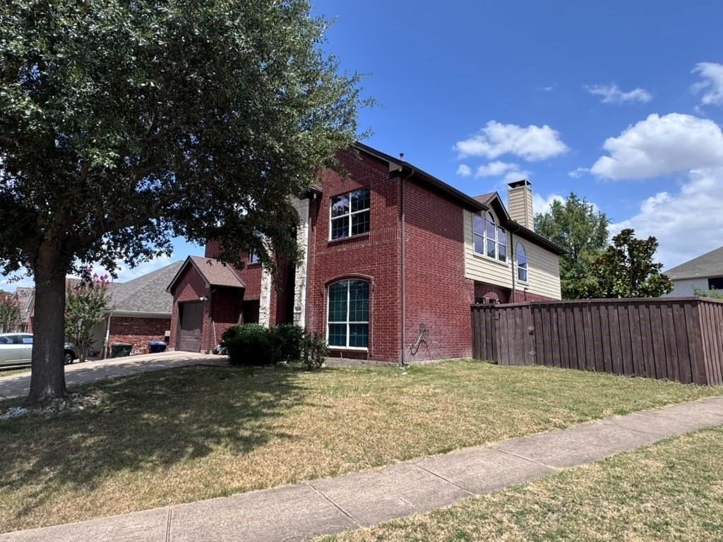 814 Honey Hill Dr - Photo 2 of 25