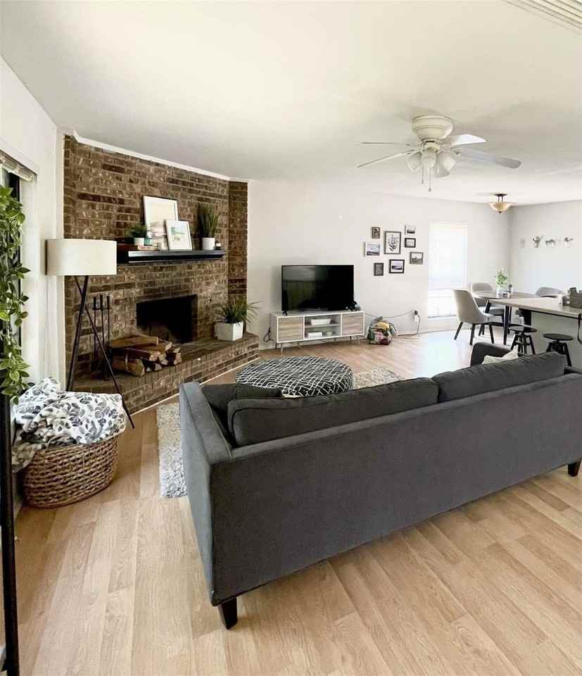 1816 Chestnut Ct - Photo 3 of 12