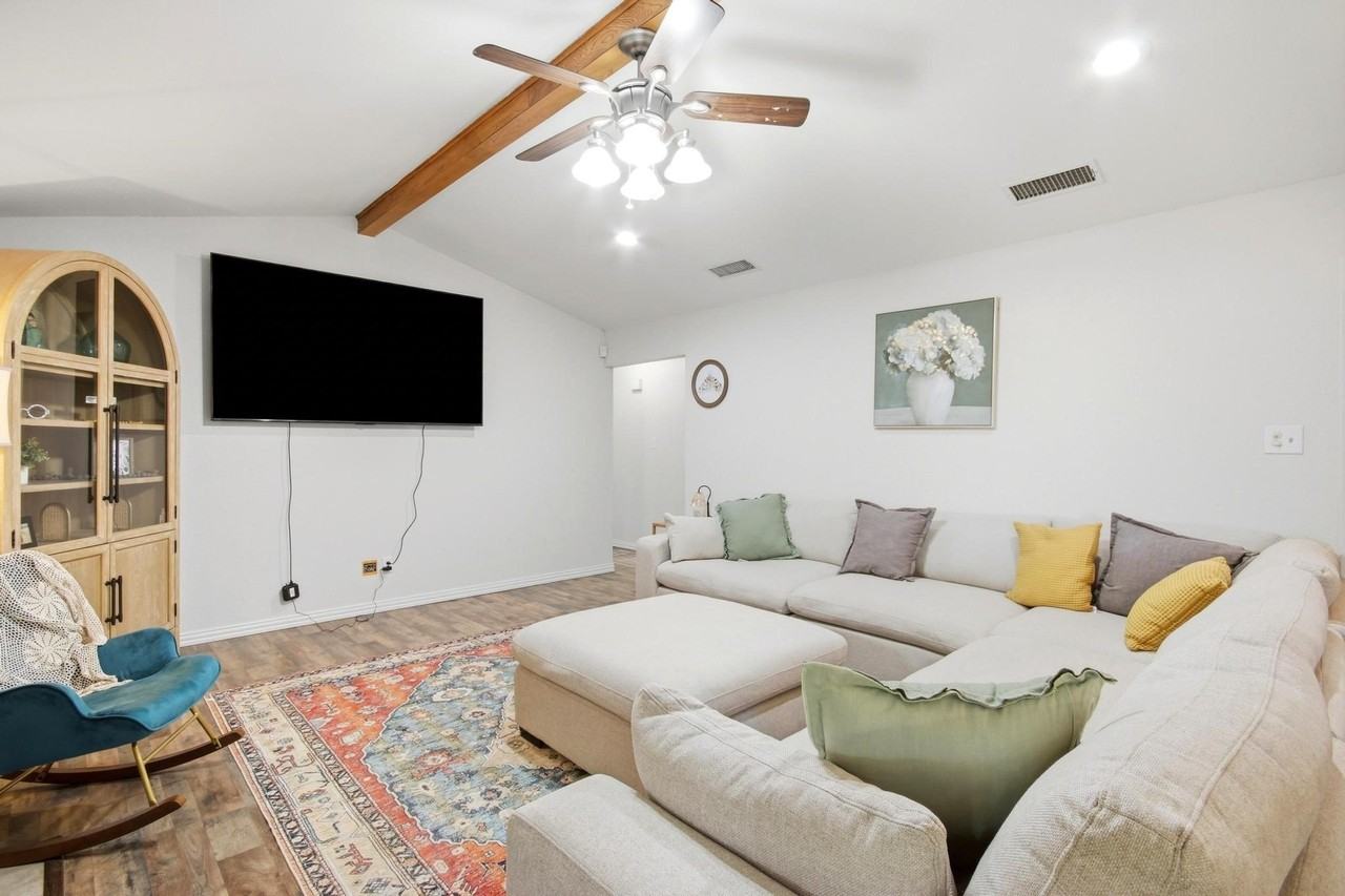 2842 Rex Allen Dr - Photo 5 of 25