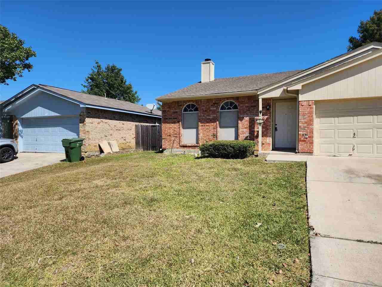 607 Hollyberry Dr - Photo 2 of 40