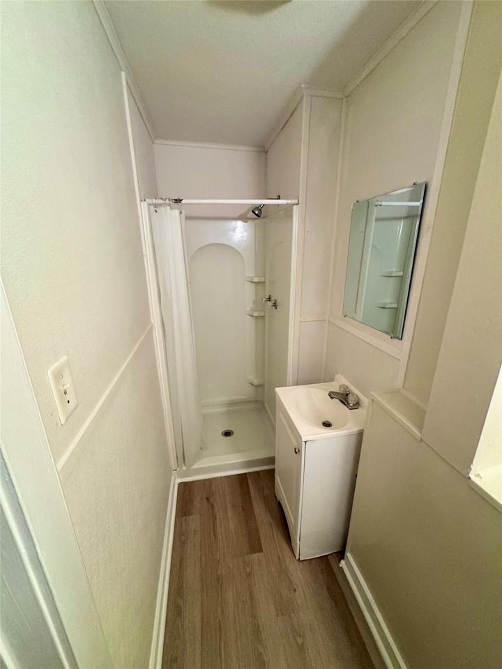 812 Saint Charles St #C - Photo 4 of 5