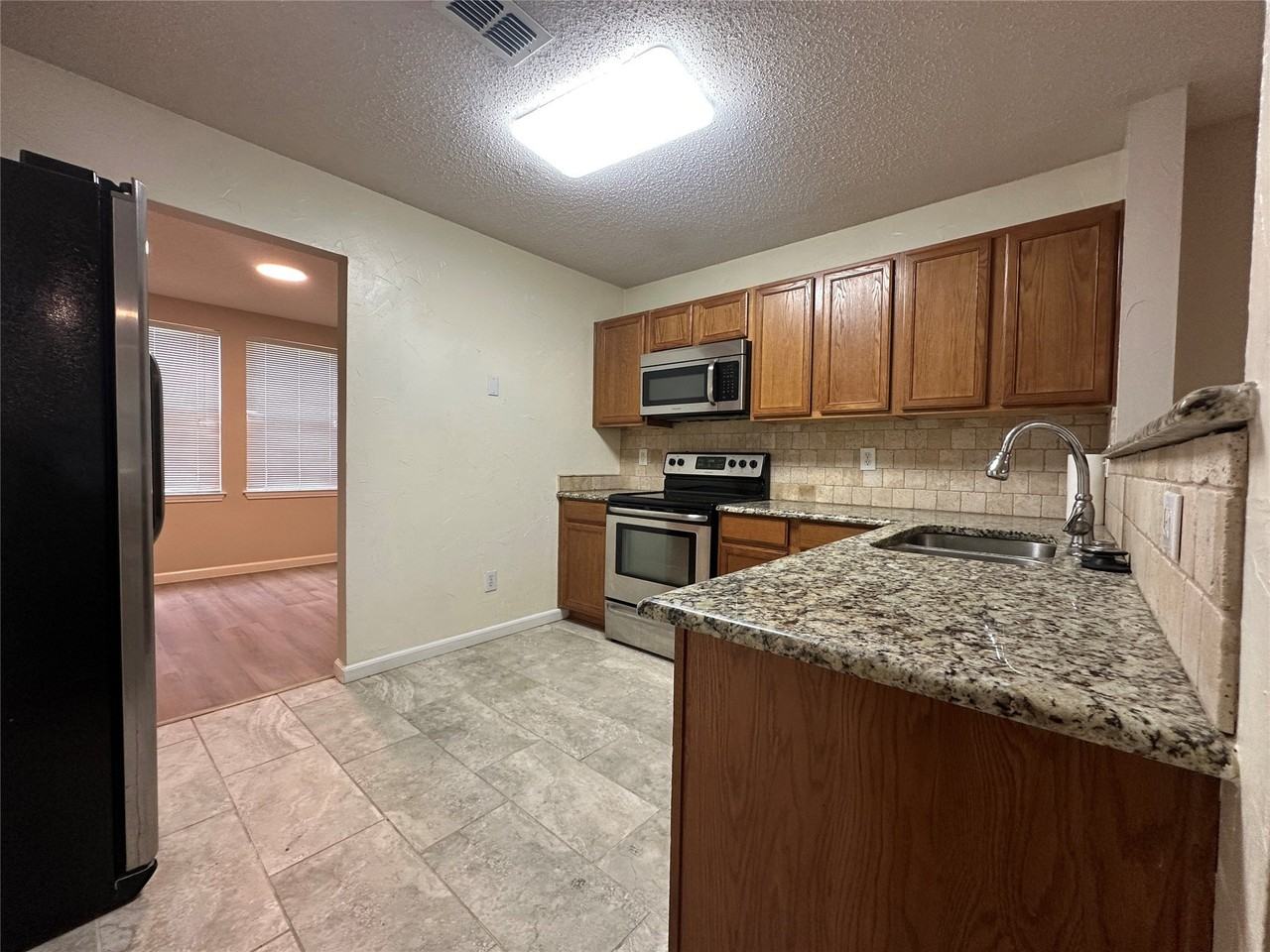 1316 Willow Tree Dr - Photo 2 of 12