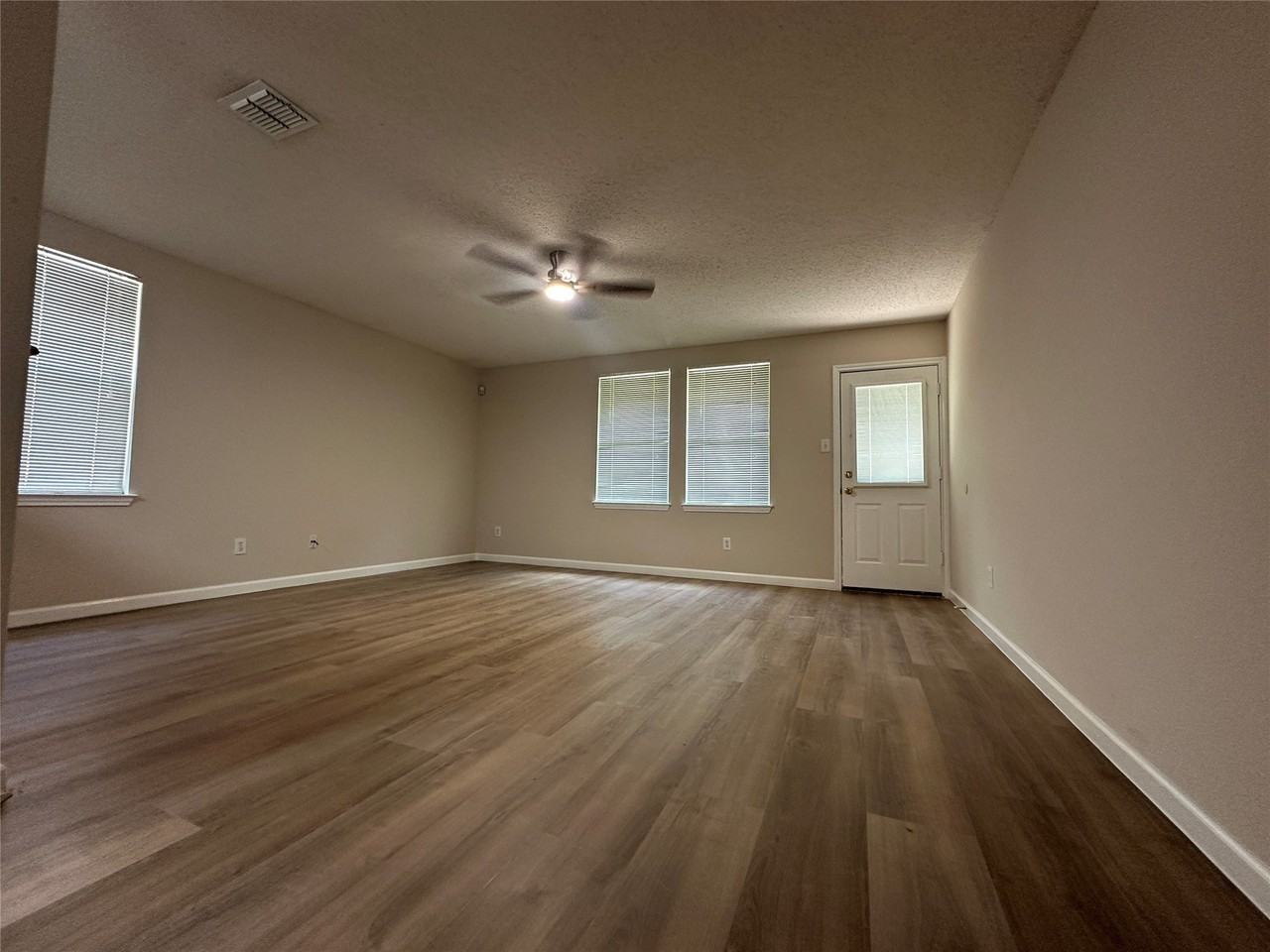 1316 Willow Tree Dr - Photo 3 of 12