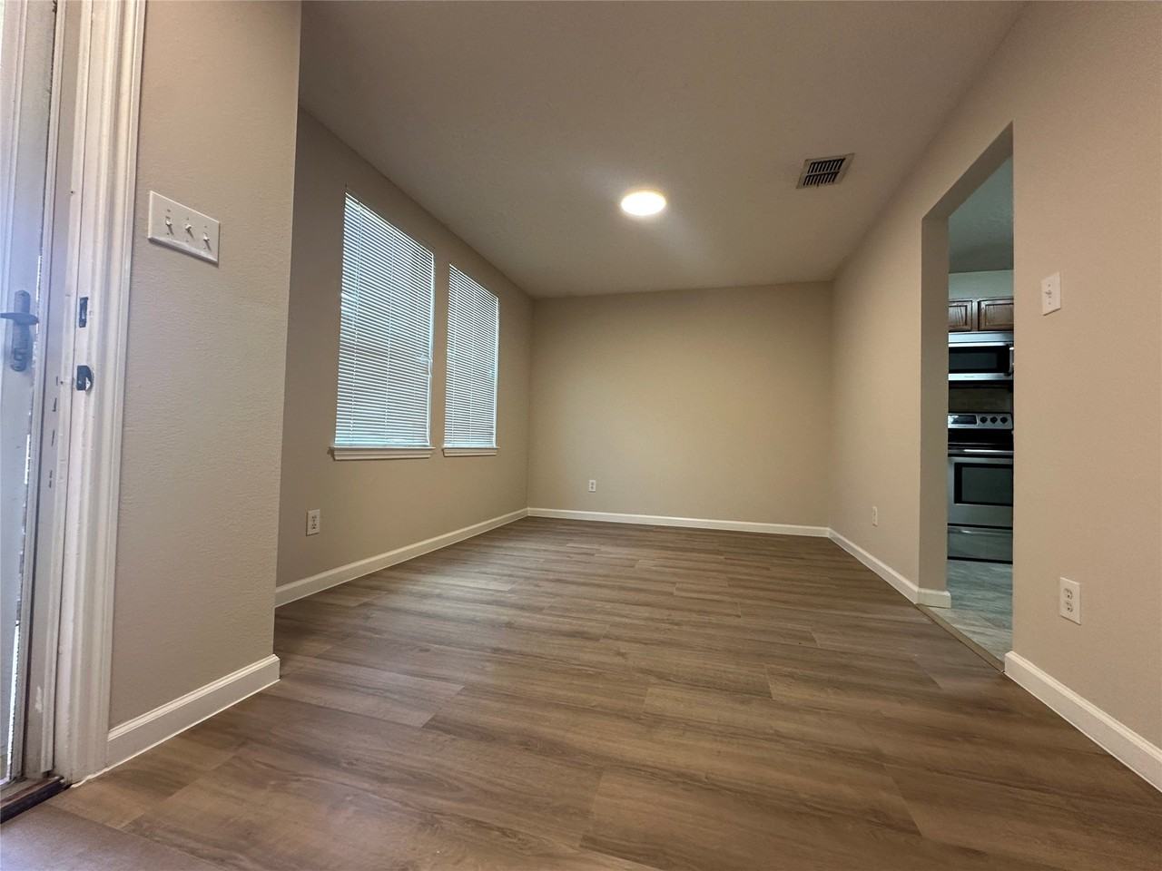 1316 Willow Tree Dr - Photo 5 of 12