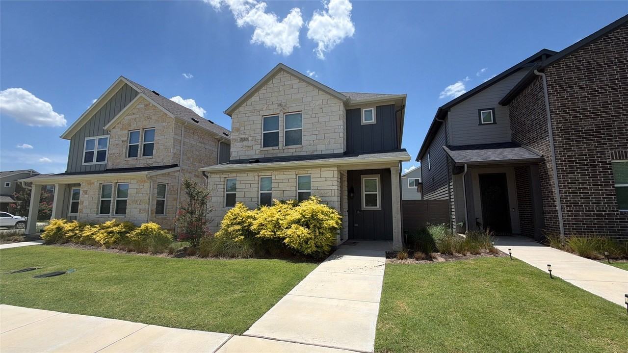 1841 Woodlawn Way #142 - Photo 2 of 13