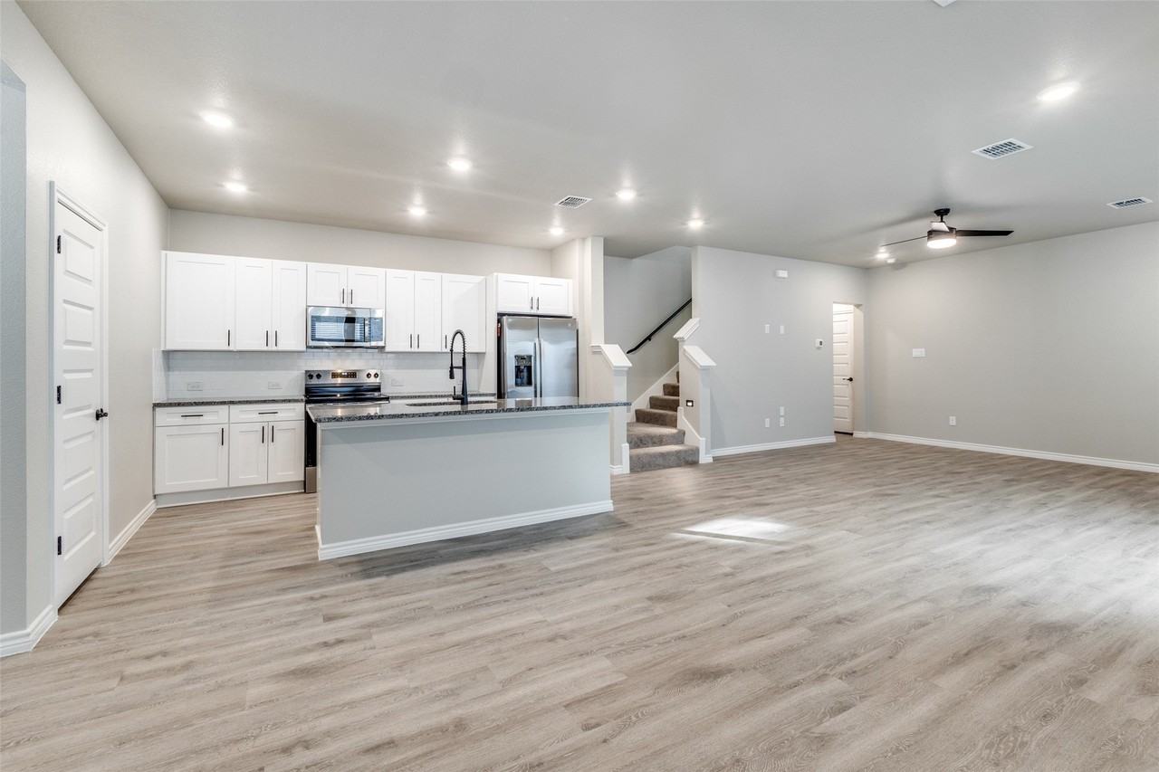 1841 Woodlawn Way #142 - Photo 5 of 13