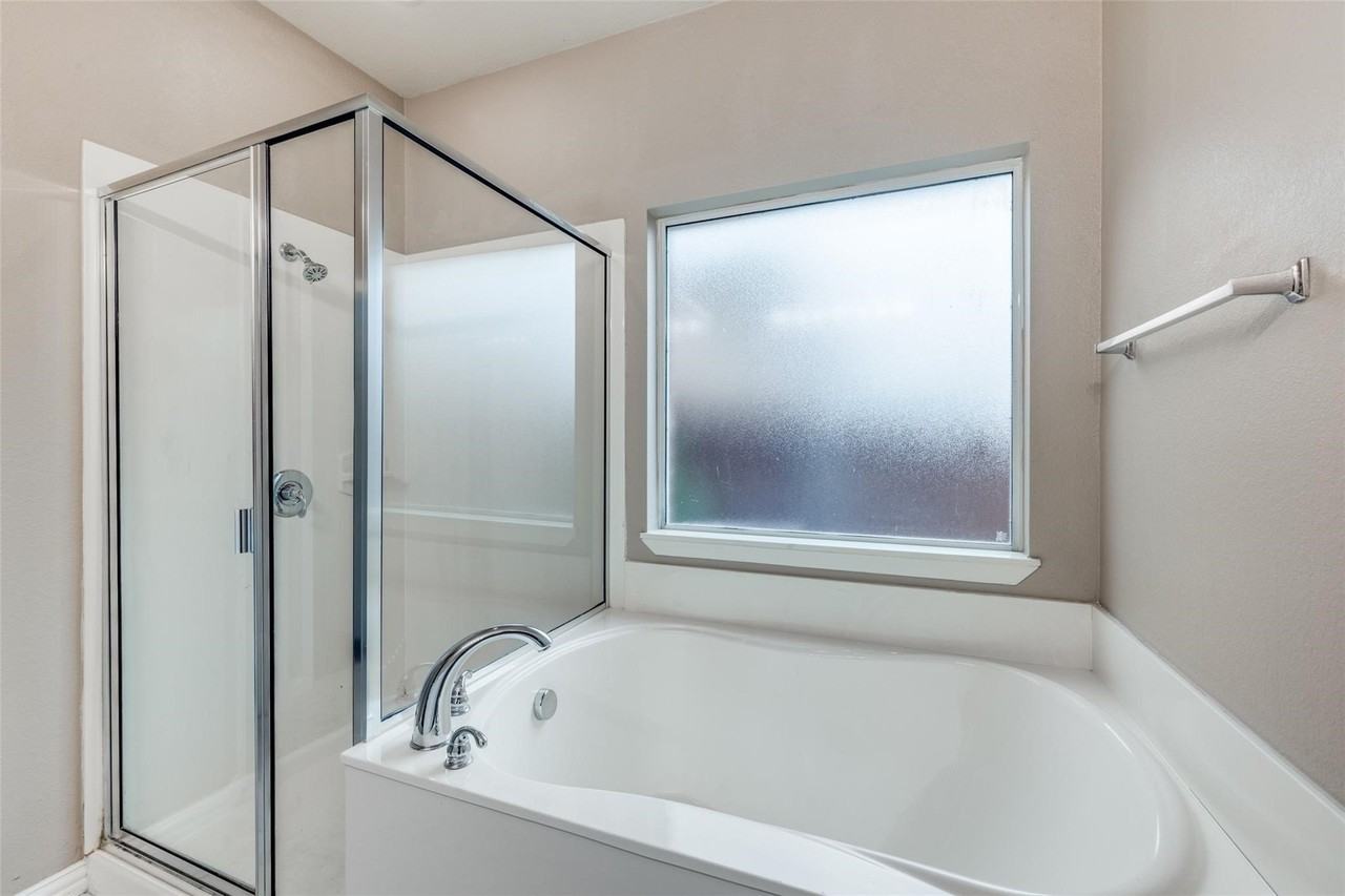10005 Bull Run - Photo 7 of 25