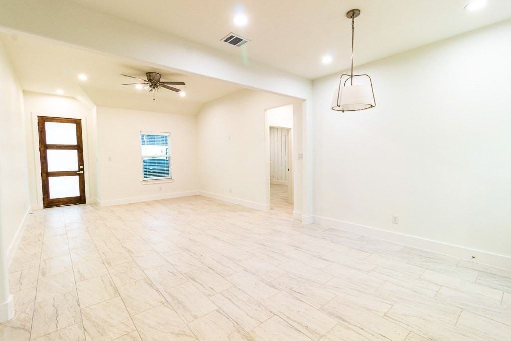 536 Highview Ct - Photo 2 of 30