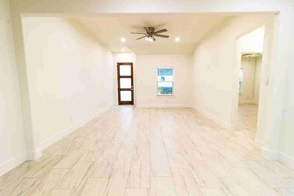 536 Highview Ct - Photo 3 of 30
