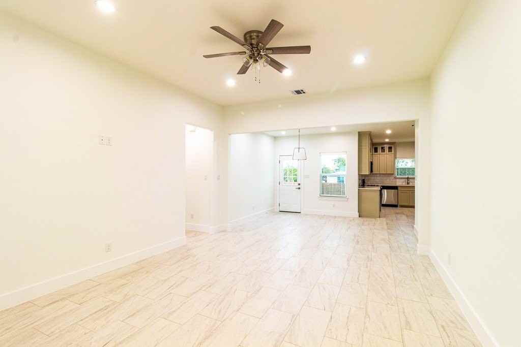 536 Highview Ct - Photo 4 of 30