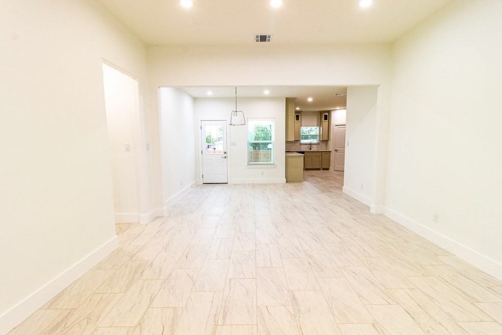 536 Highview Ct - Photo 5 of 30