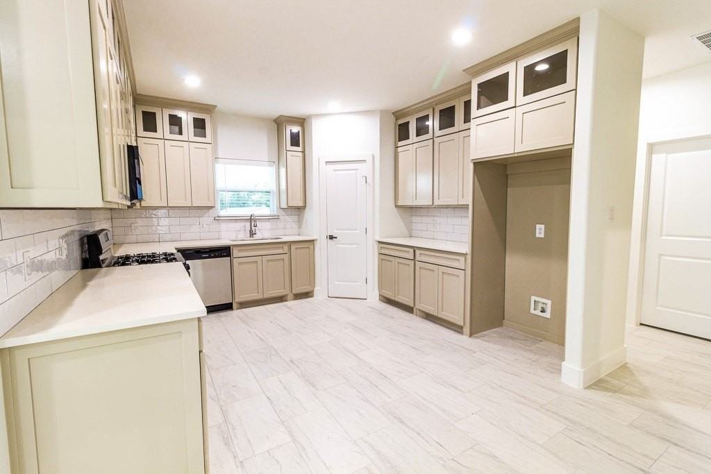 536 Highview Ct - Photo 6 of 30