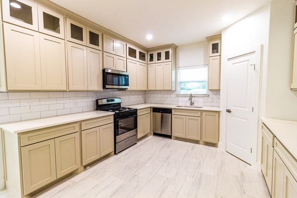 536 Highview Ct - Photo 7 of 30