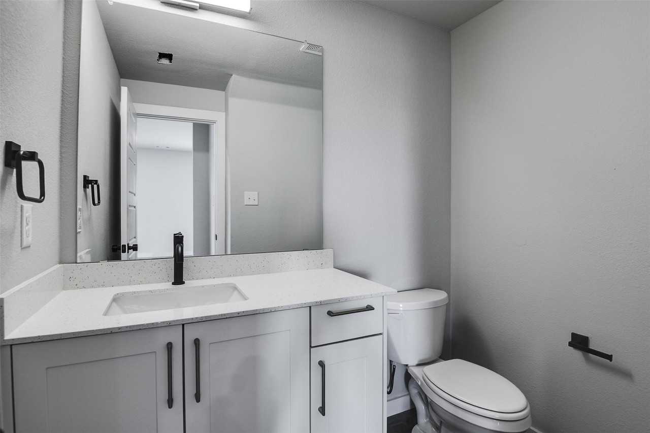 4058 Lecroy Ct - Photo 4 of 22