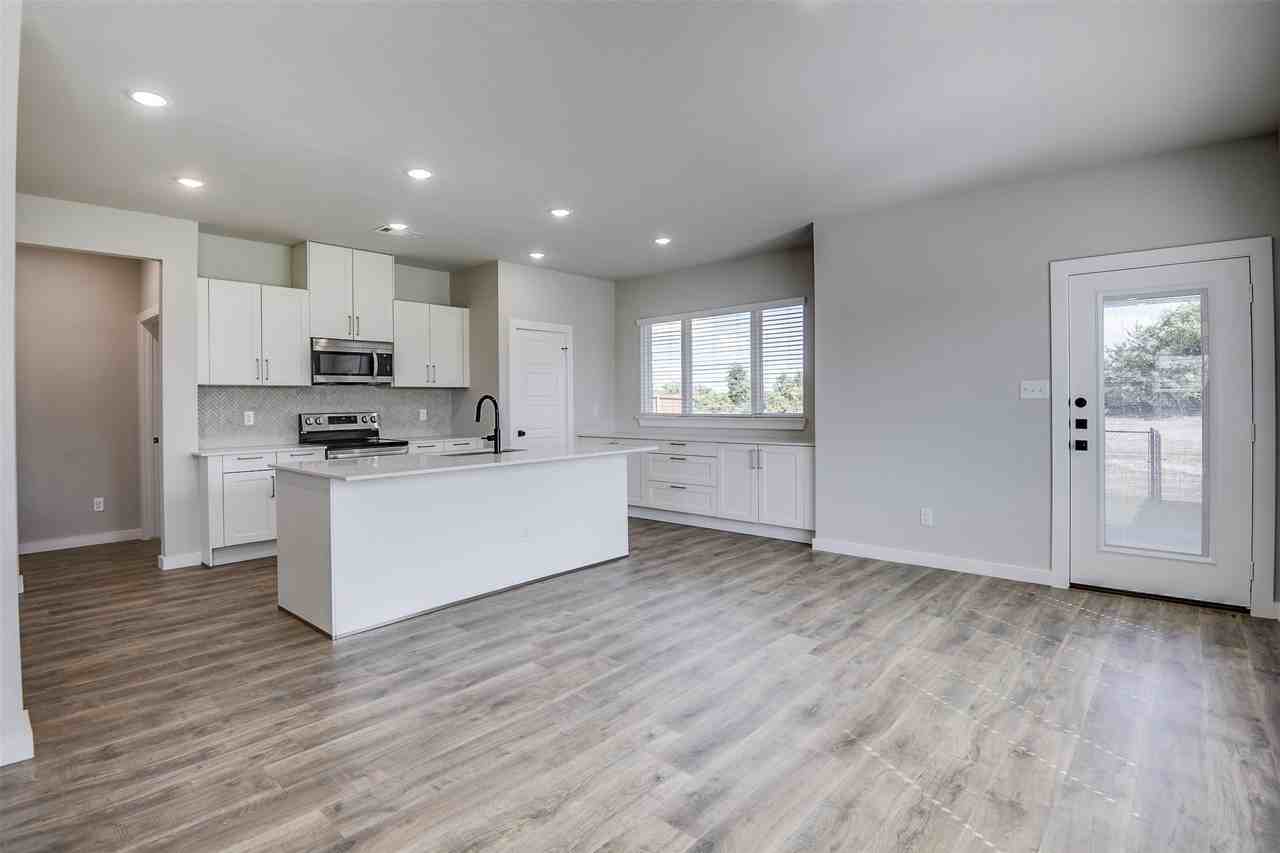 4058 Lecroy Ct - Photo 5 of 22