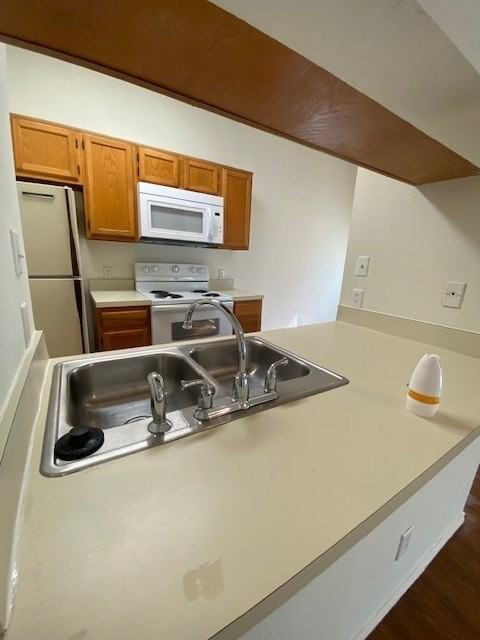 7126 Holly Hill Dr #105 - Photo 3 of 6