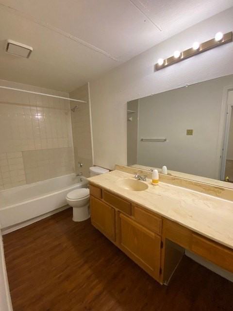 7126 Holly Hill Dr #105 - Photo 6 of 6