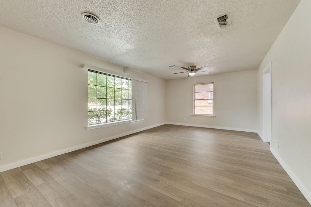 4626 Utah Ave - Photo 4 of 16