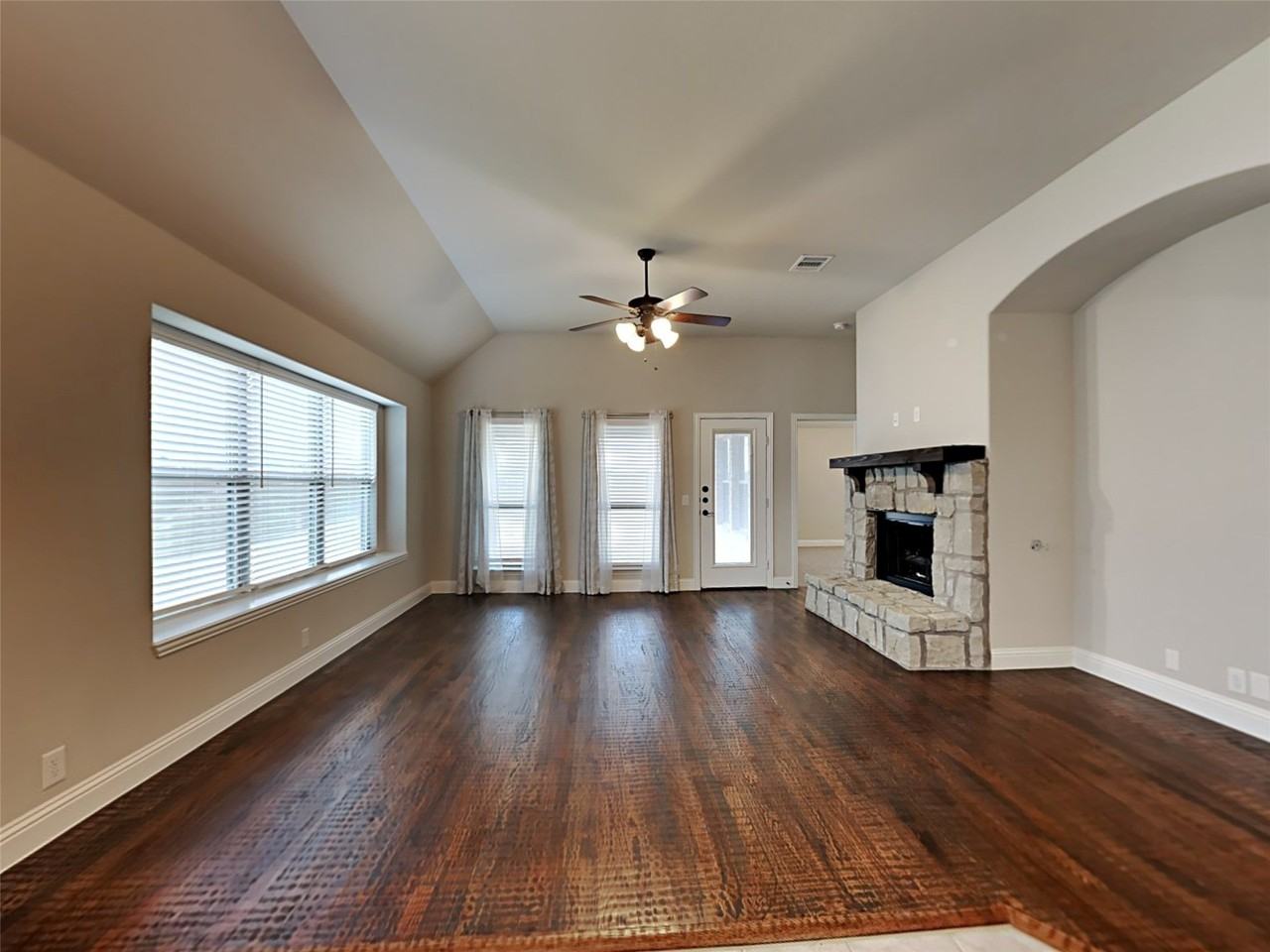 5211 Pentridge Dr - Photo 3 of 17